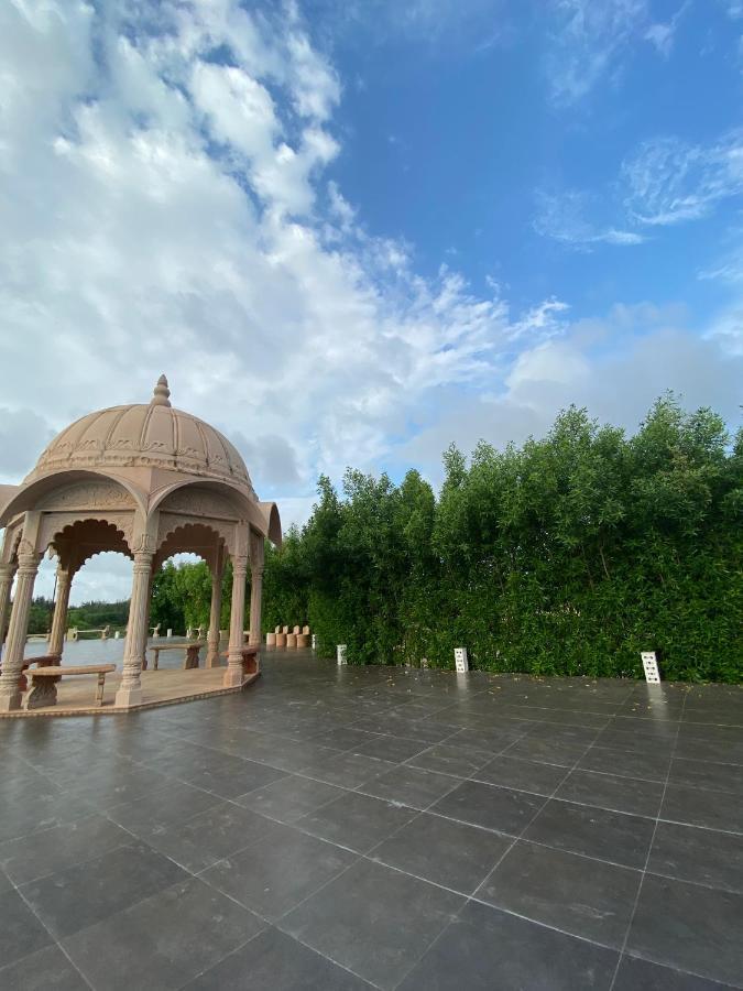 City The Village Beach Resort Laeja Exterior photo