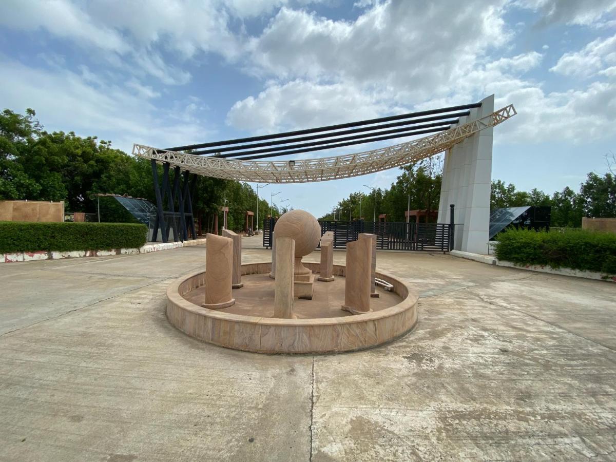 City The Village Beach Resort Laeja Exterior photo